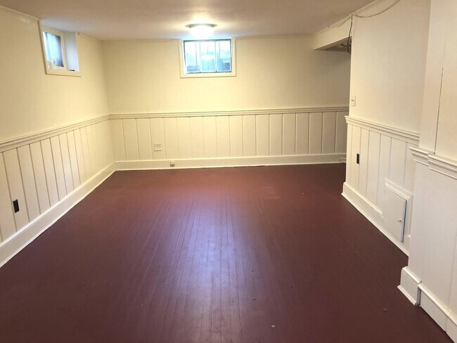 Building Photo - 4843 Butterworth Pl NW