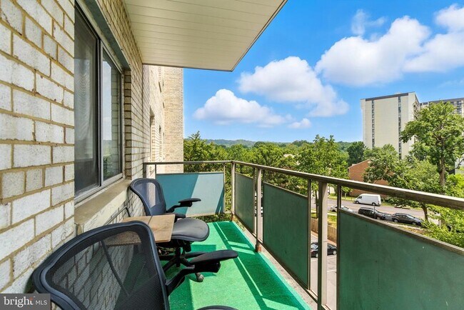 Building Photo - 5340 Holmes Run Pkwy