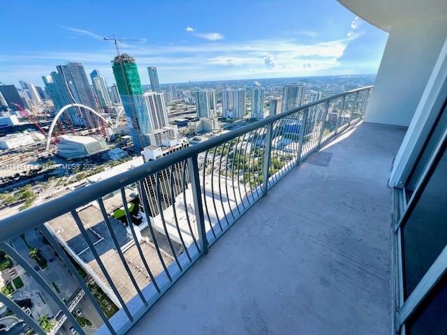 Building Photo - 1750 N Bayshore Dr
