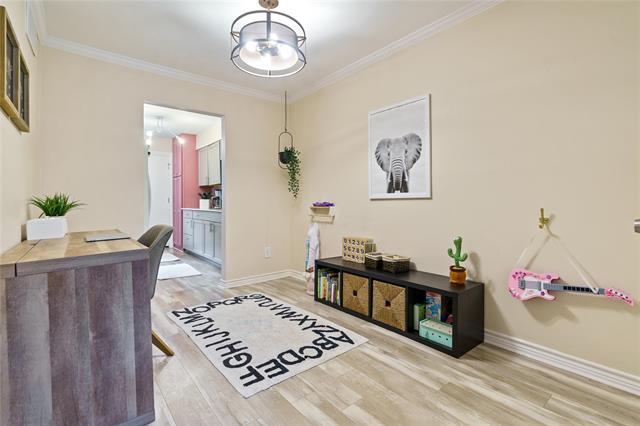 Building Photo - 7707 Meadow Park Dr