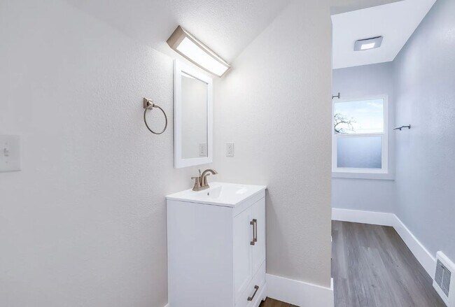 Upstairs Bathroom - 1719 E Empire Ave