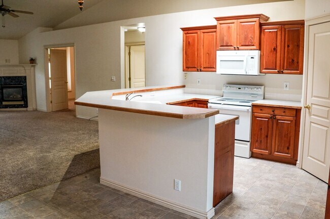 Building Photo - A Garden City Gem Near Parks, Dining & the Greenbelt