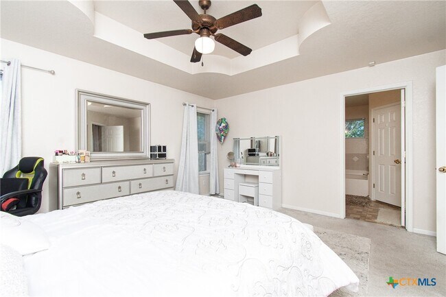 Building Photo - 211 Sims Ridge Dr