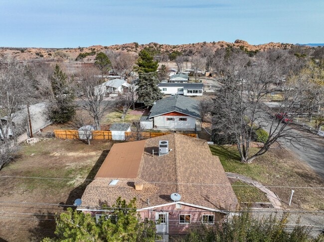 Building Photo - Home for Rent Near Willow Lake!