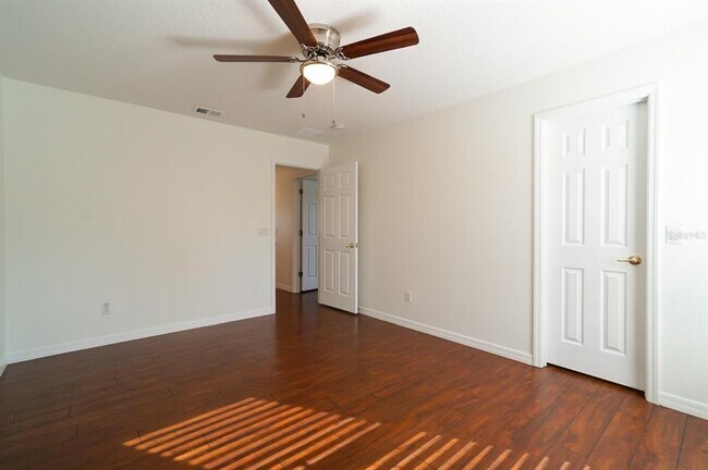 Building Photo - 4396 Conroy Club Dr