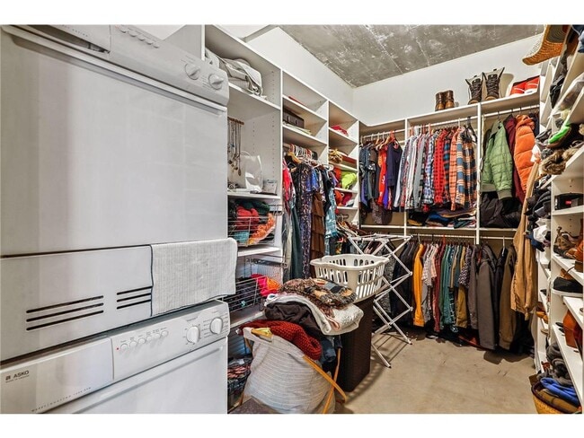 Building Photo - 250 Park Ave