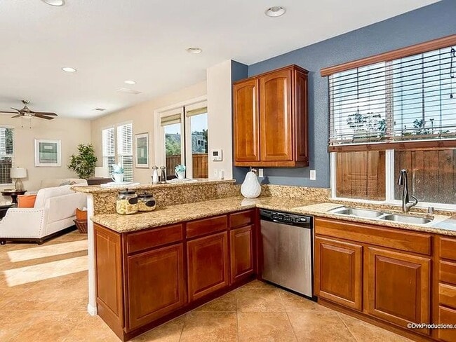 Building Photo - Beautiful 4BR/3BA Home for Rent – Prime La Mesa Location Near Parks & Transit