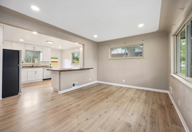 Building Photo - MOVE IN SPECIAL!!! Welcome home to Denver's Potter Highlands Historic District! Remodeled 2 bed 1...