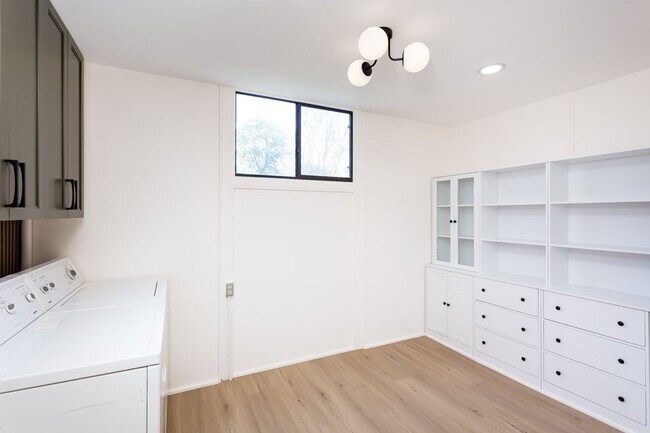 Building Photo - Renovated Post-Modern with Sweeping Canyon Views