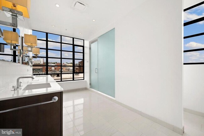 Building Photo - 1055 Wisconsin Ave NW