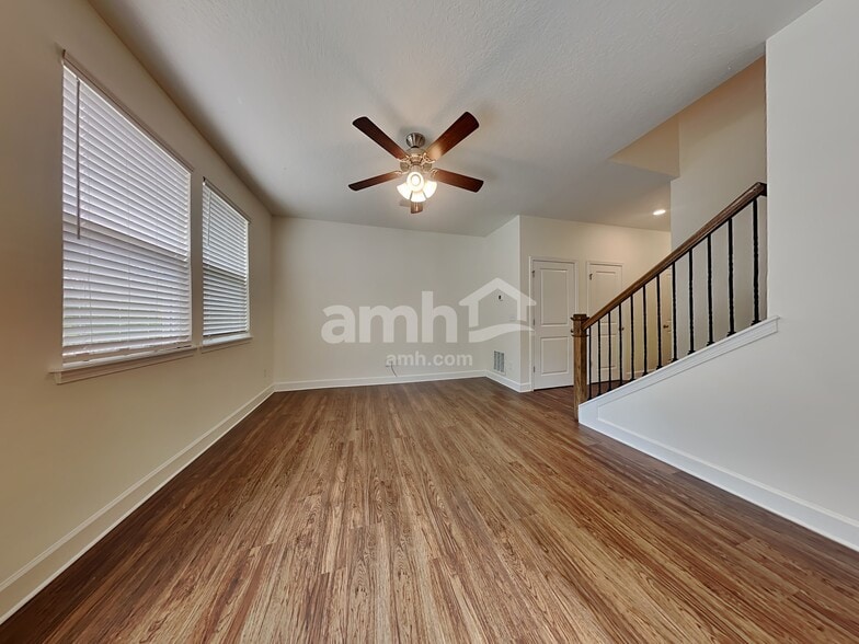 Building Photo - 8498 Highfield Ave