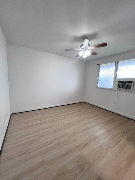 Building Photo - 3238 Duval St