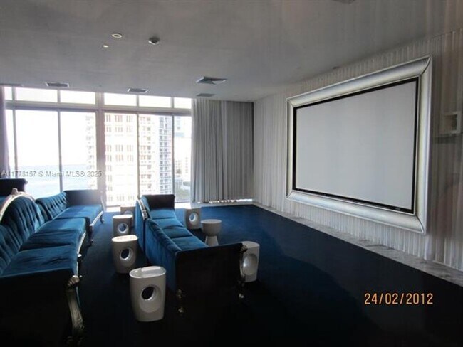 Building Photo - 475 Brickell Ave