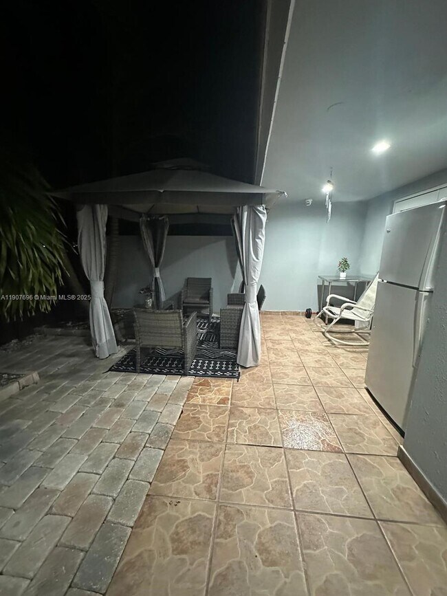 Building Photo - 15304 SW 81st Ln