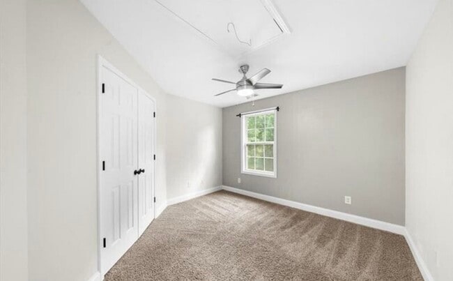 Building Photo - 164 Greenview Dr
