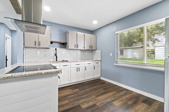 Building Photo - 3BR Home on Oversized Lot with Shed & Greenhouse