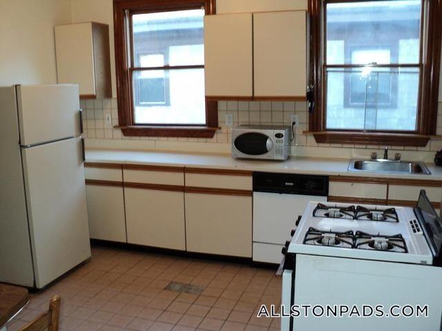 Building Photo - 36 Linden St