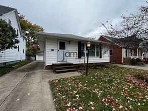 Building Photo - 2702 Grovewood Ave