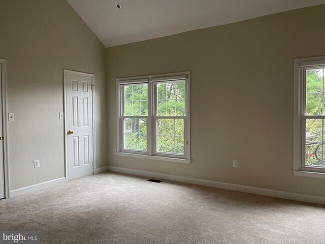 Building Photo - 9715 Whitley Park Pl