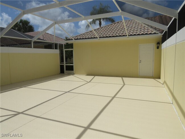 Building Photo - 6198 Towncenter Cir