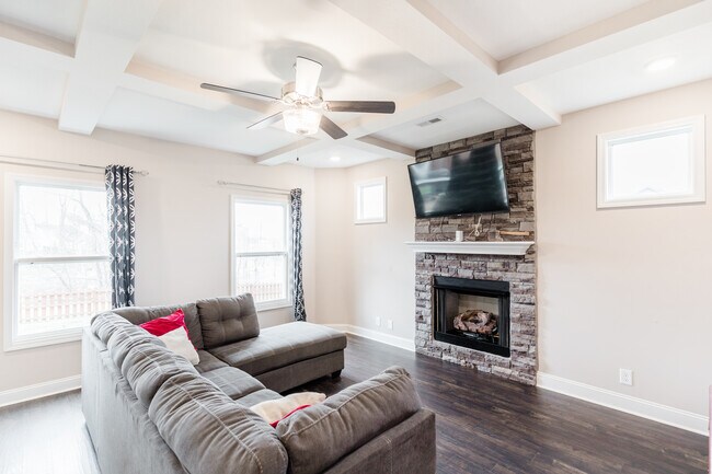 Building Photo - 1106 Eagle's View Dr