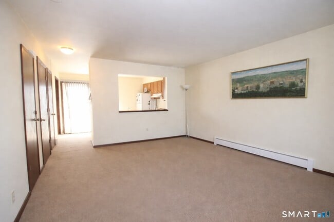 Building Photo - 34 James St