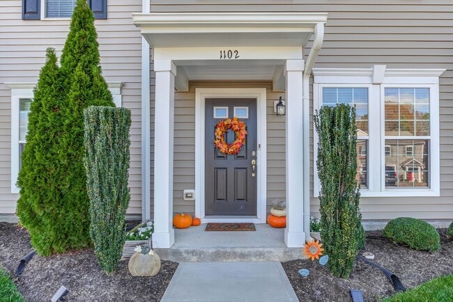 Building Photo - Luxury Townhome for rent!