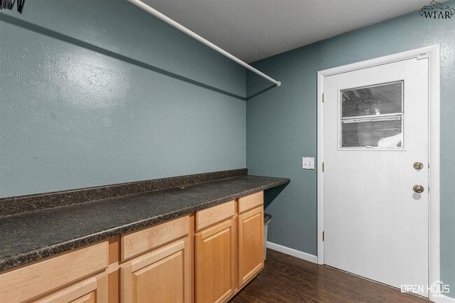 Building Photo - 4805 Big Bend Dr