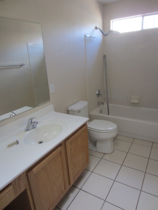 Building Photo - 2883 S Foster Dr