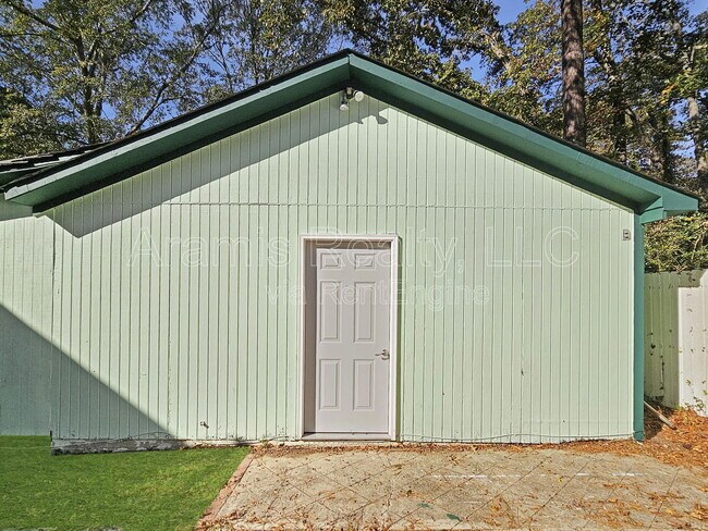 Building Photo - 1620 Cardinal Rd