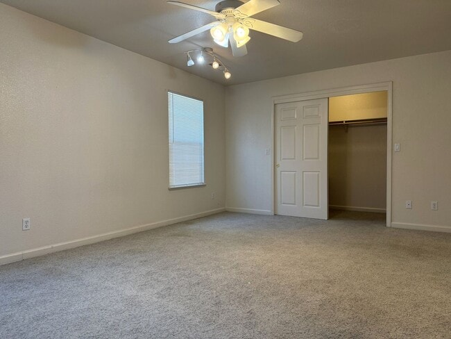 Building Photo - Spacious 2/1 in the country AVAILABLE NOW!!!