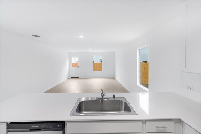 Building Photo - 725 Wagtail Dr