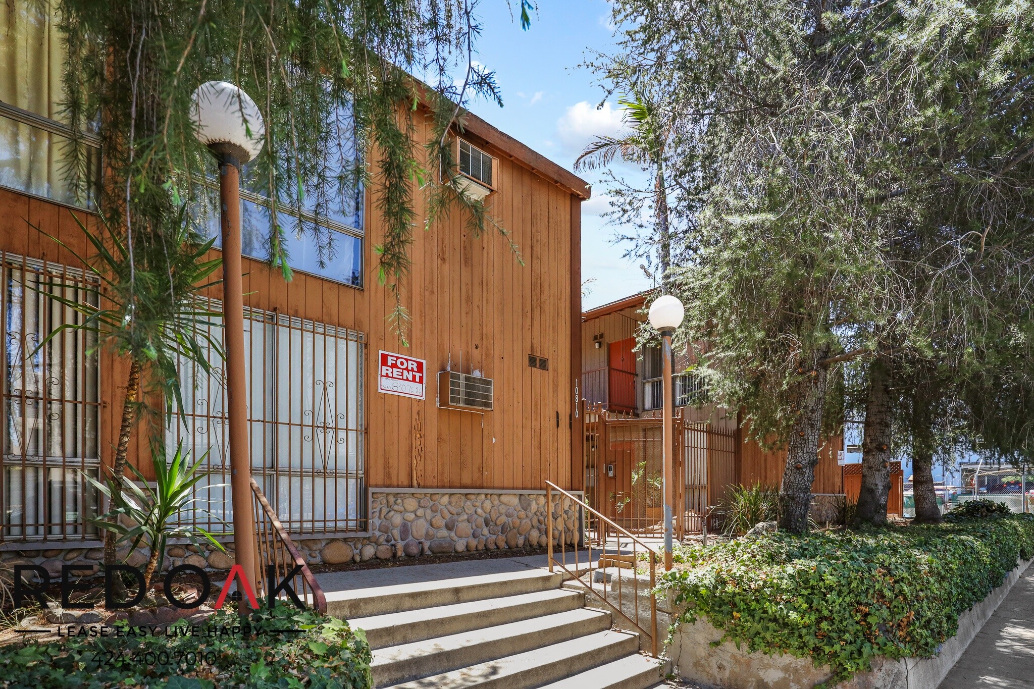 Building Photo - 10810 Sarah St