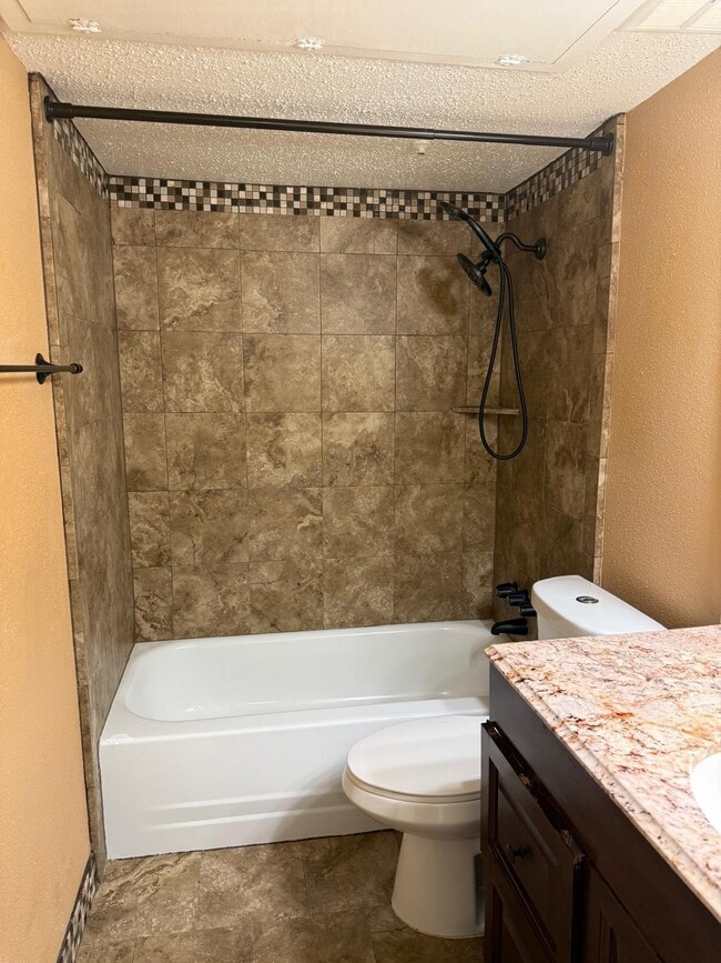Building Photo - 6402 Del Monte Dr