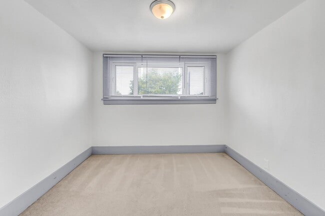 Building Photo - 1309 St Marys Blvd