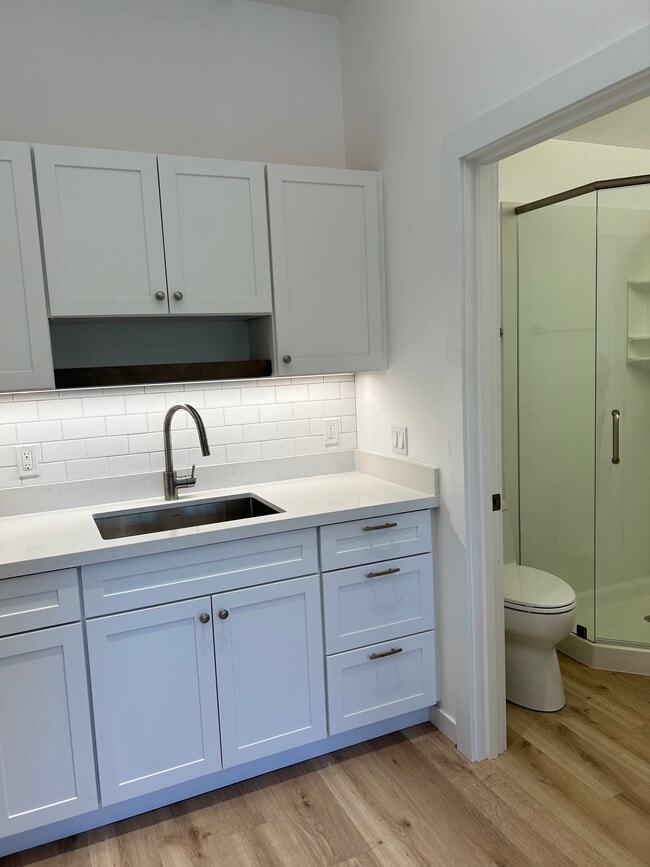 Studio Kitchen to Bath - 16575 Franklin Rd