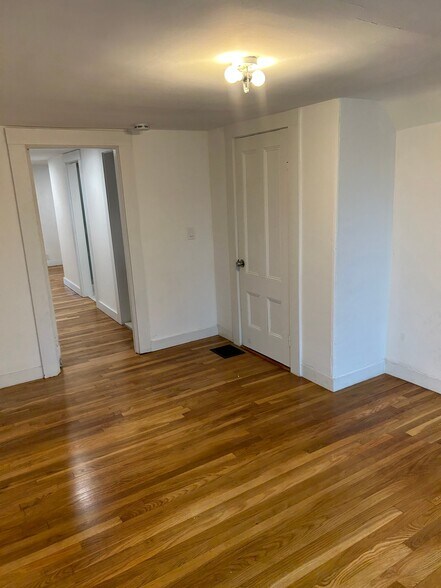 Building Photo - 81 Flint St