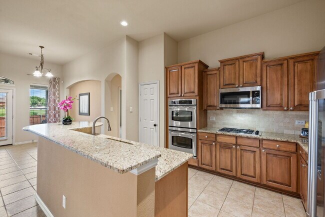 Building Photo - This one checks all the boxes—location, la...