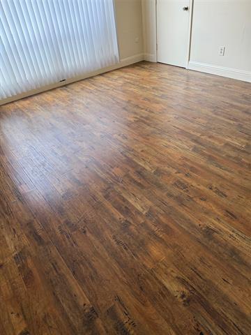 Building Photo - 10440 High Hollows Dr