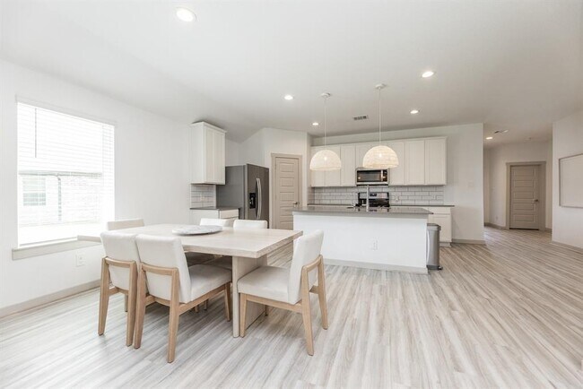 Building Photo - 6803 Telford Holw Trl