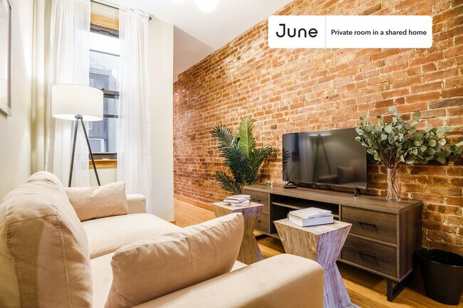 Building Photo - Room in Shared 3 bed/1 bath home