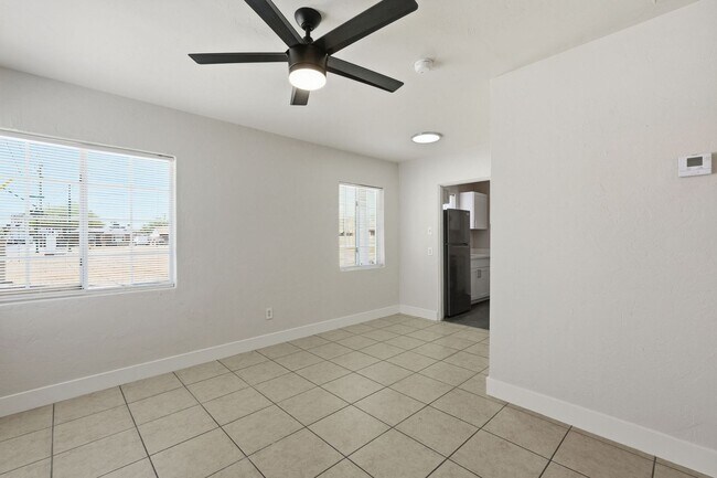 Building Photo - 1036 N 16th St