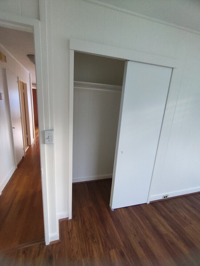 Building Photo - 2002 Mahaoo Pl