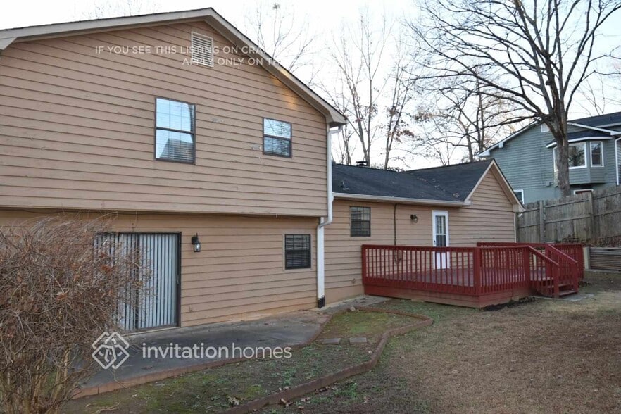 Building Photo - 2204 Post Oak Dr