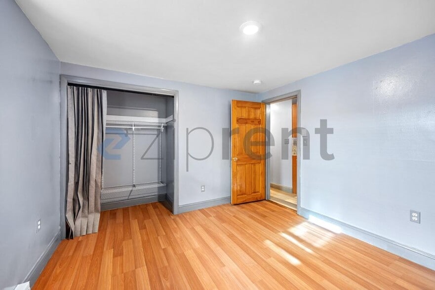 Building Photo - Unit 1