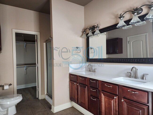 Building Photo - A Beautiful 3BR 2BA Home in WLR