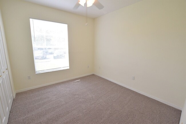 Building Photo - Resort-Style Living! Bright 1-Bedroom Cond...