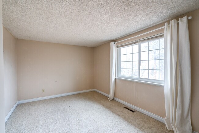 Building Photo - 7137 Milner Dr