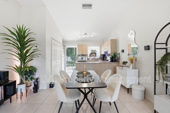 Building Photo - 8402 Matanzas Rd