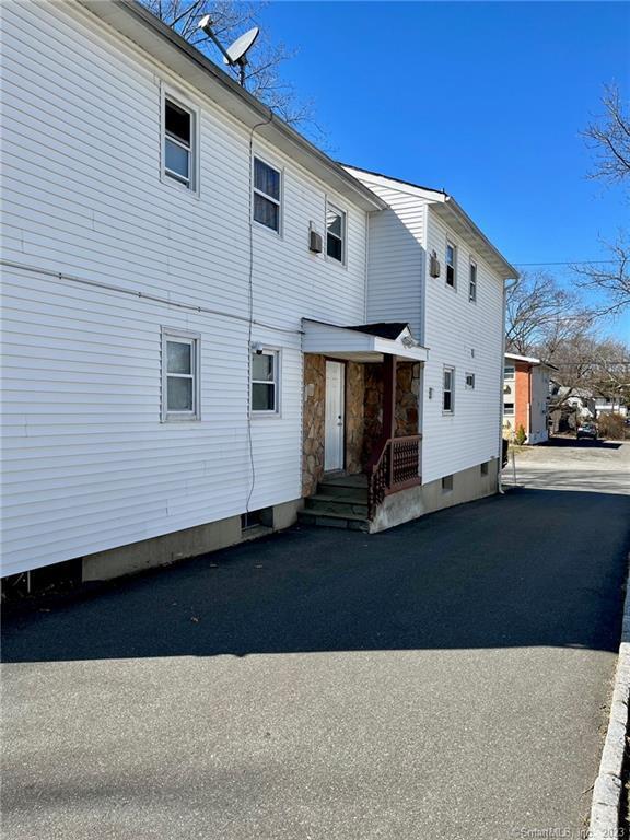 Building Photo - 58 Royal Oak Dr